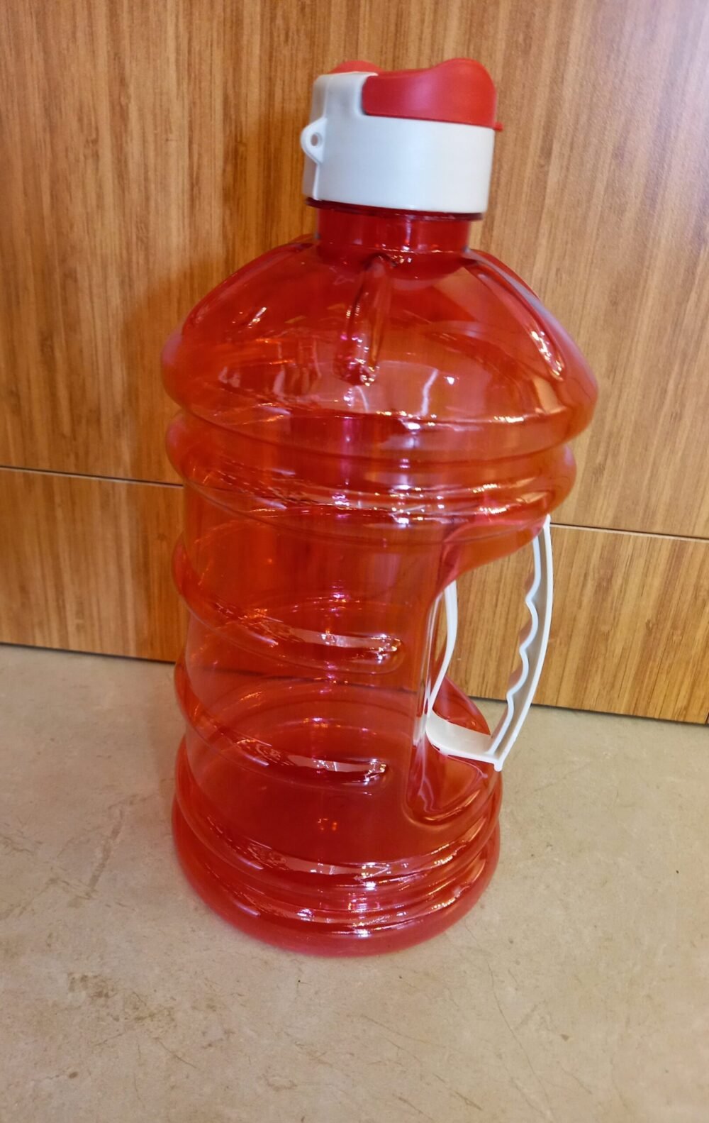 قنينه  بلاستيك لترين